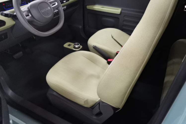 Used Geely Galaxy Panda 2024 Panda Mini 200km Endurance Bear Left Front Seat