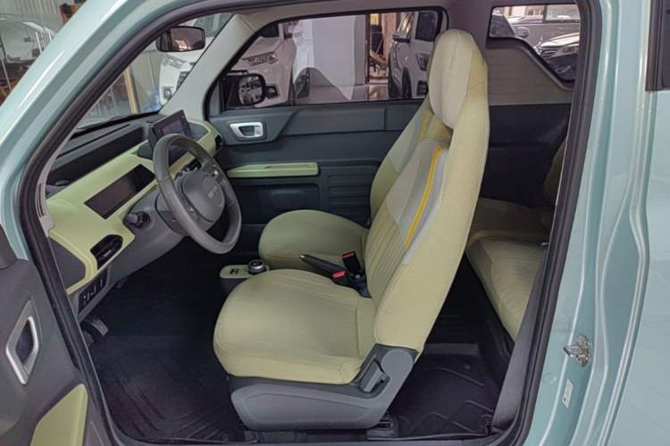 Used Geely Galaxy Panda 2024 Panda Mini 200km Endurance Bear Left Front Seat