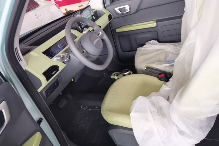 Used Geely Galaxy Panda 2024 Panda Mini 200km Endurance Bear Left Front Seat