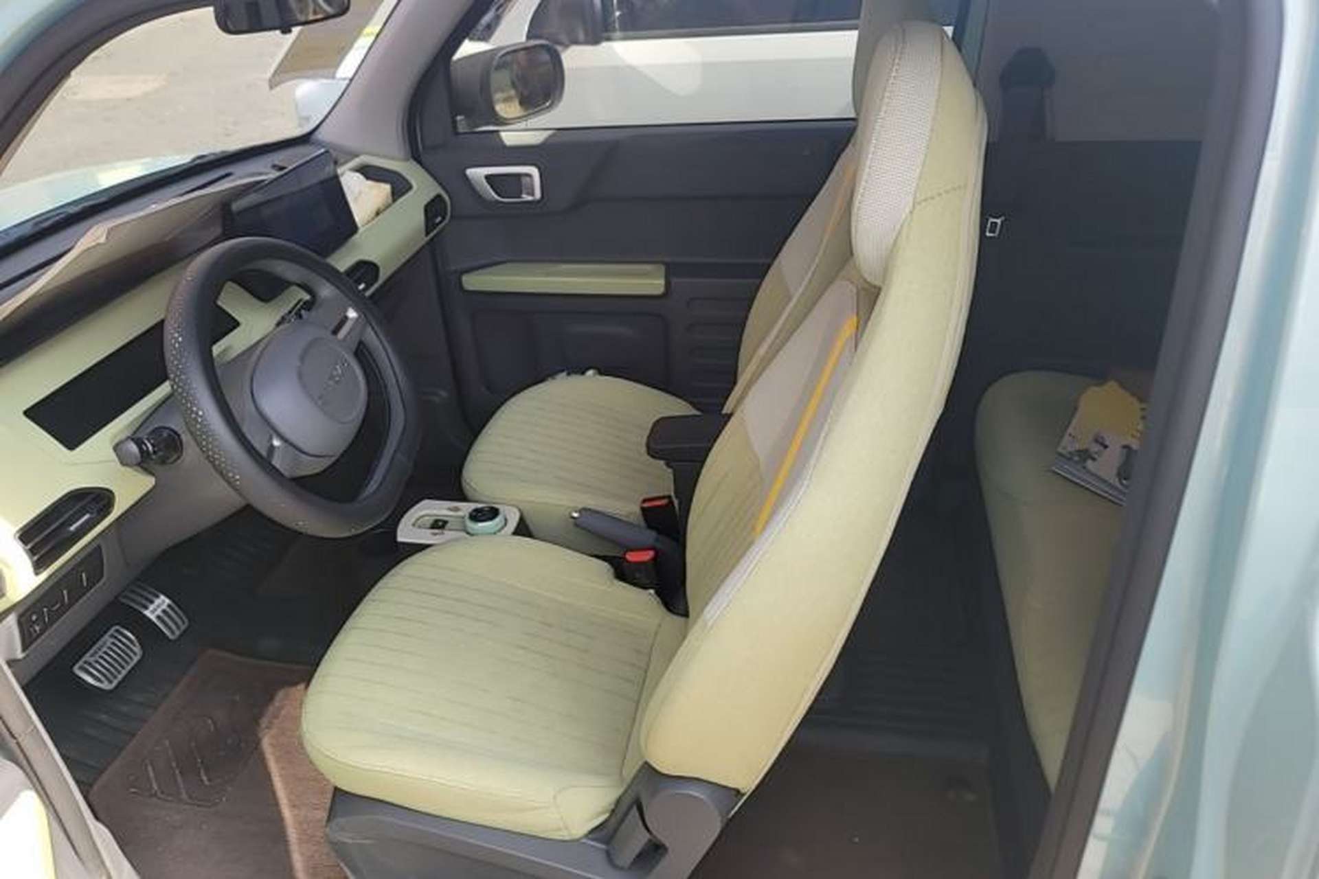 Used Geely Galaxy Panda 2024 Panda Mini 200km Endurance Bear Left Front Seat