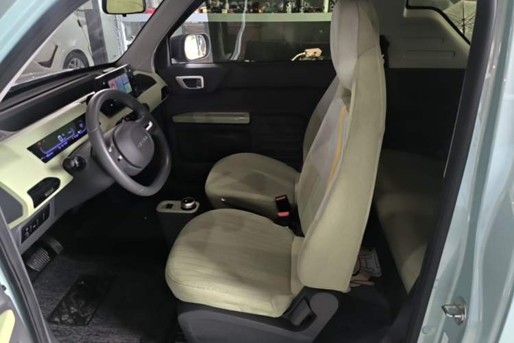 Used Geely Galaxy Panda 2024 Panda Mini 200km Endurance Bear Left Front Seat