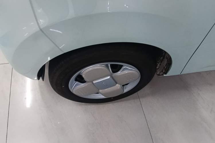 Used Geely Galaxy Panda 2024 Panda Mini 200km Endurance Bear Left Front Wheel Hub