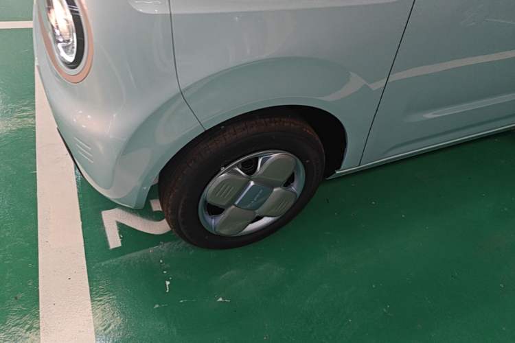 Used Geely Galaxy Panda 2024 Panda Mini 200km Longteng PRO Edition Left Front Wheel Hub