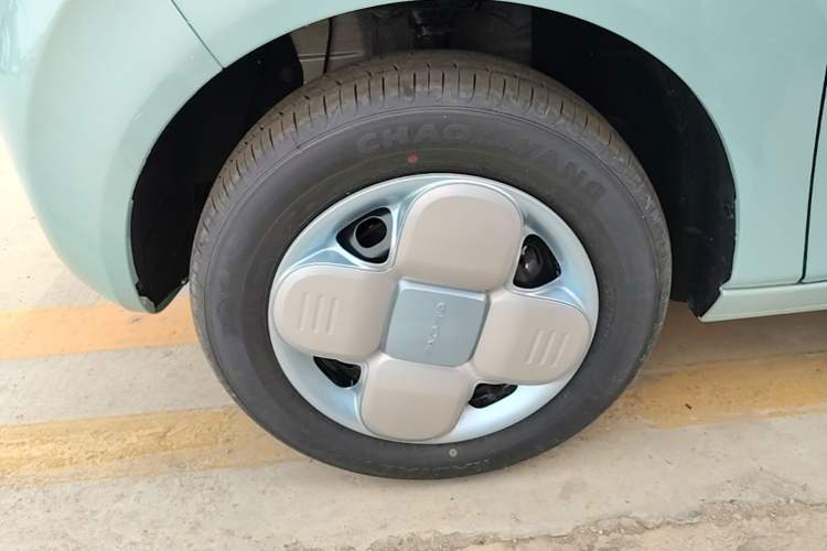 Used Geely Galaxy Panda 2024 Panda Mini 200km Endurance Bear Left Front Wheel Hub