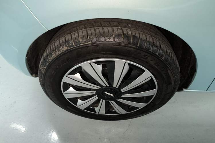 Used Geely Galaxy Panda 2024 Panda Mini 200km Endurance Bear Left Front Wheel Hub