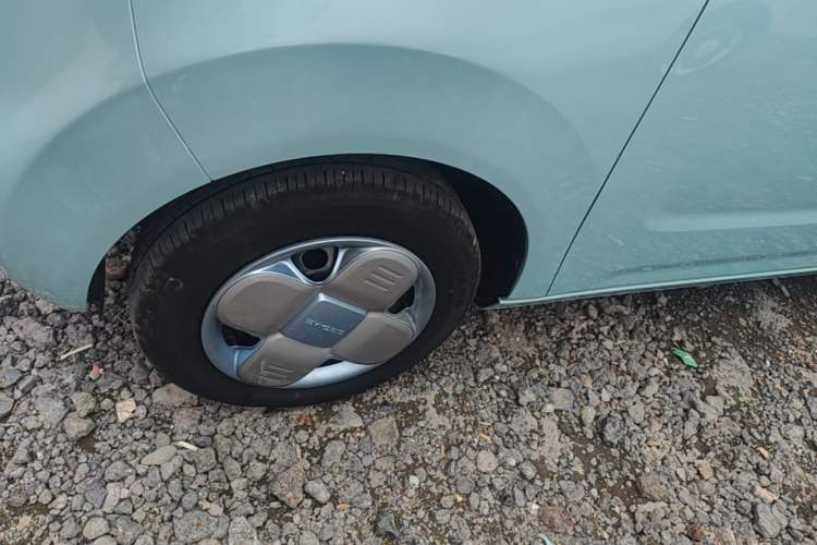 Used Geely Galaxy Panda 2024 Panda Mini 200km Endurance Bear Left Front Wheel Hub