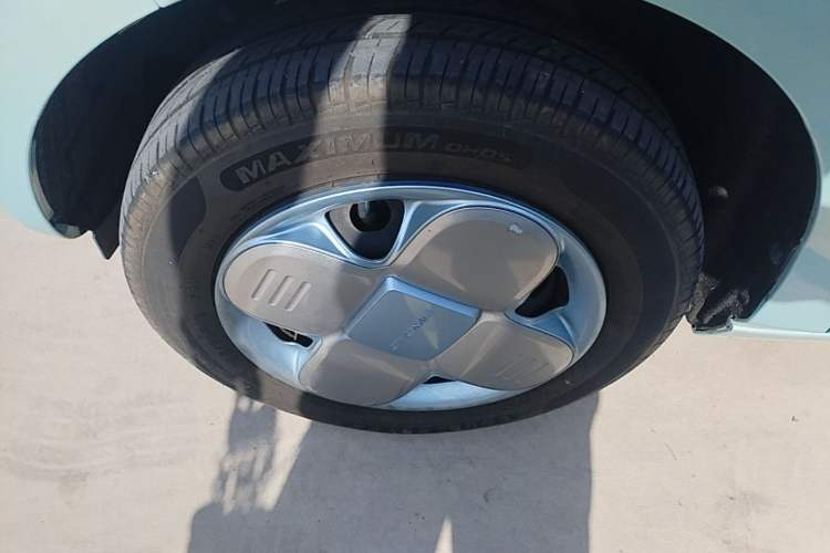 Used Geely Galaxy Panda 2024 Panda Mini 200km Endurance Bear Left Front Wheel Hub