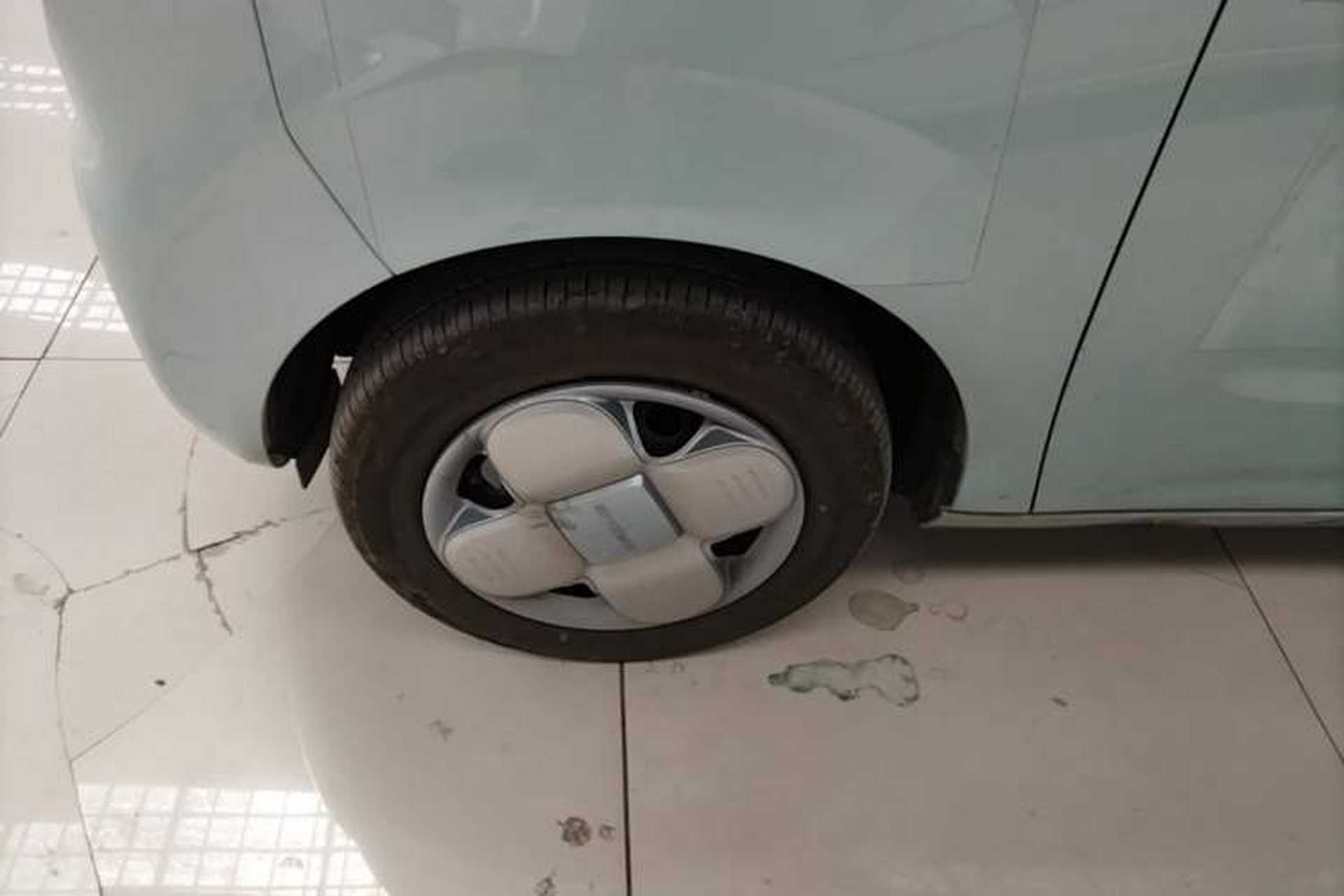 Used Geely Galaxy Panda 2024 Panda Mini 200km Endurance Bear Left Front Wheel Hub