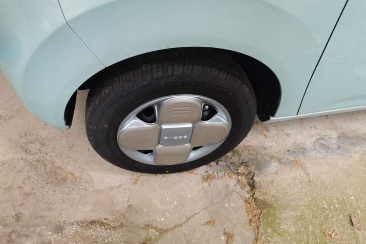 Used Geely Galaxy Panda 2024 Panda Mini 200km Endurance Bear Left Front Wheel Hub