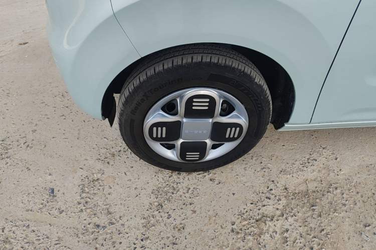 Used Geely Galaxy Panda 2024 Panda Mini 200km Endurance Bear Left Front Wheel Hub