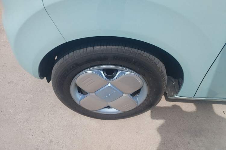 Used Geely Galaxy Panda 2024 Panda Mini 200km Endurance Bear Left Front Wheel Hub