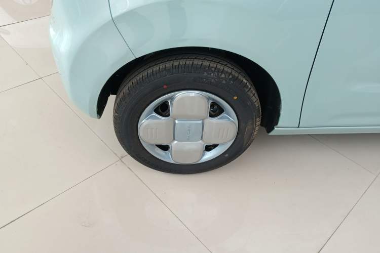 Used Geely Galaxy Panda 2024 Panda Mini 200km Endurance Bear Left Front Wheel Hub