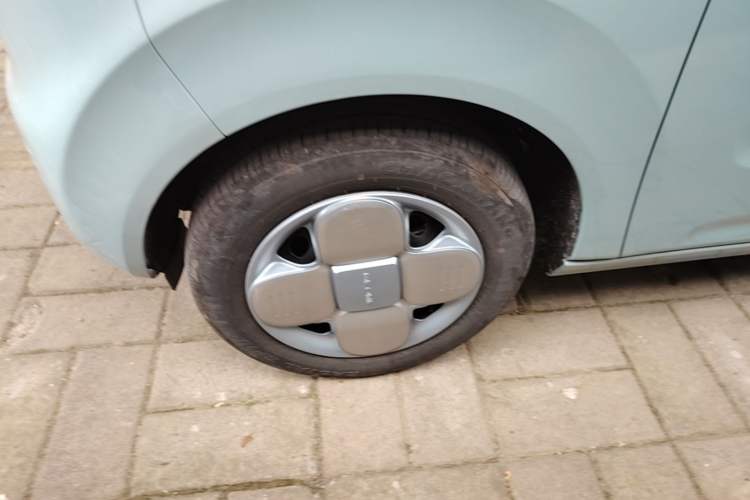 Used Geely Galaxy Panda 2024 Panda Mini 200km Endurance Bear Left Front Wheel Hub