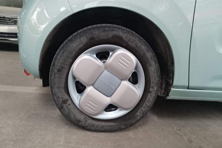 Used Geely Galaxy Panda 2024 Panda Mini 200km Endurance Bear Left Front Wheel Hub