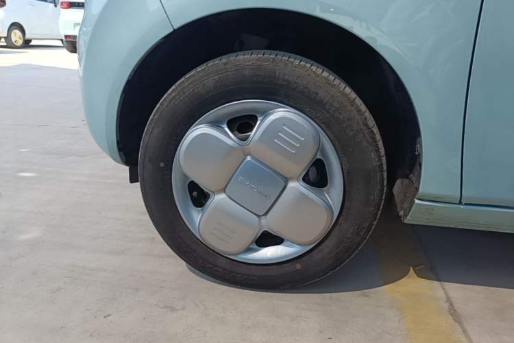Used Geely Galaxy Panda 2024 Panda Mini 200km Endurance Bear Left Front Wheel Hub