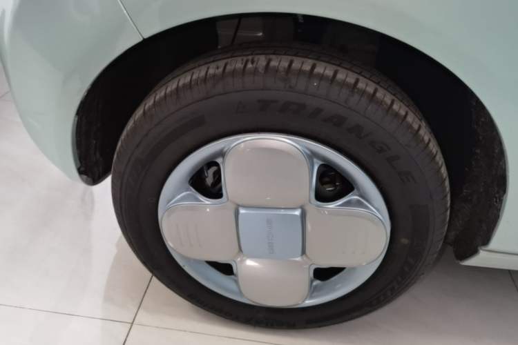 Used Geely Galaxy Panda 2024 Panda Mini 200km Endurance Bear Left Front Wheel Hub