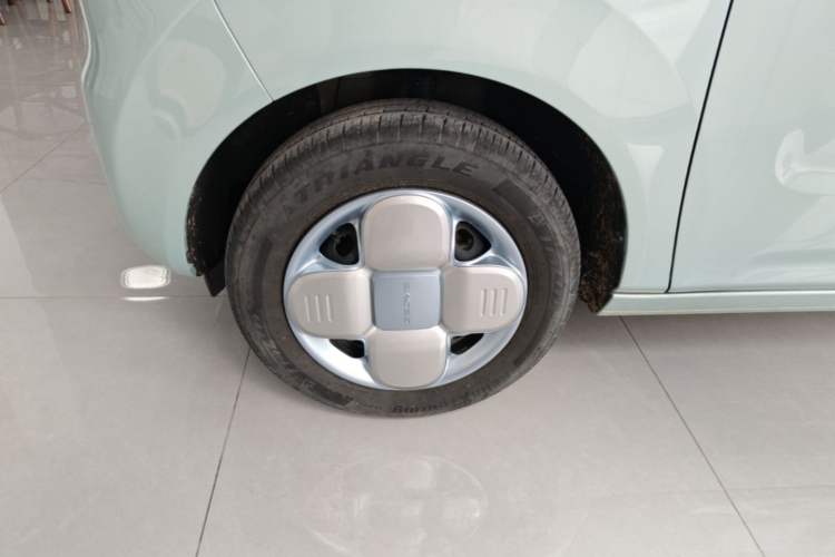 Used Geely Galaxy Panda 2024 Panda Mini 200km Endurance Bear Left Front Wheel Hub