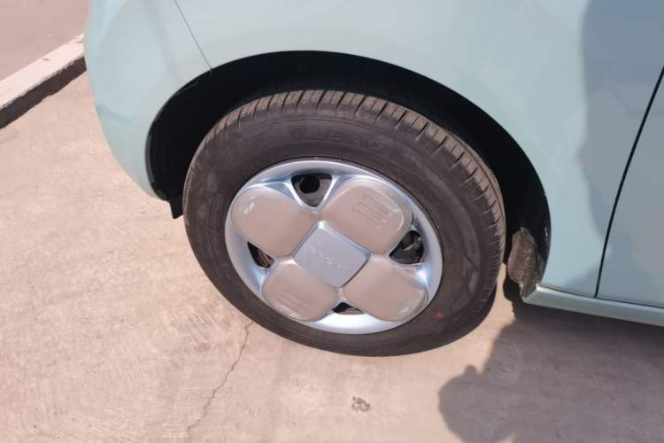 Used Geely Galaxy Panda 2024 Facelifted Panda Mini 200km Dragon Edition Left Front Wheel Hub