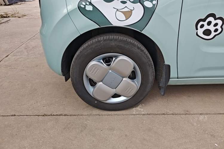 Used Geely Galaxy Panda 2024 Panda Mini 200km Endurance Bear Left Front Wheel Hub