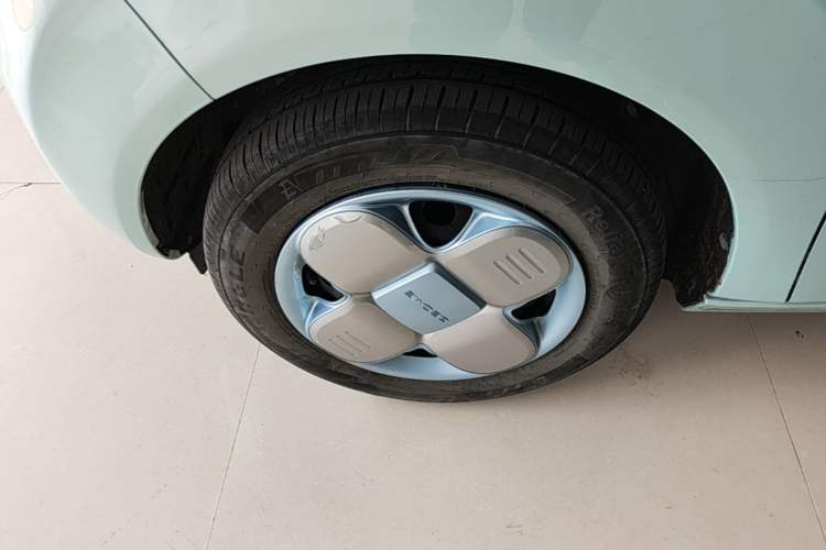 Used Geely Galaxy Panda 2024 Panda Mini 200km Endurance Bear Left Front Wheel Hub