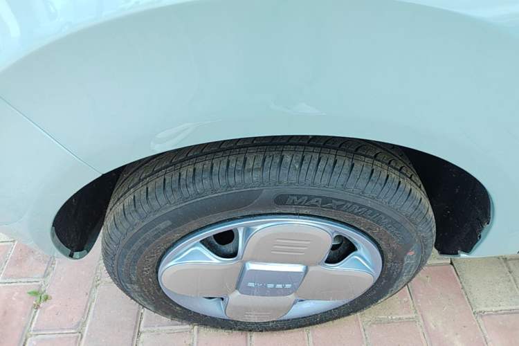 Used Geely Galaxy Panda 2024 Panda Mini 200km Endurance Bear Left Front Wheel Hub