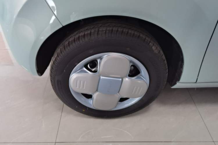Used Geely Galaxy Panda 2024 Panda Mini 200km Endurance Bear Left Front Wheel Hub
