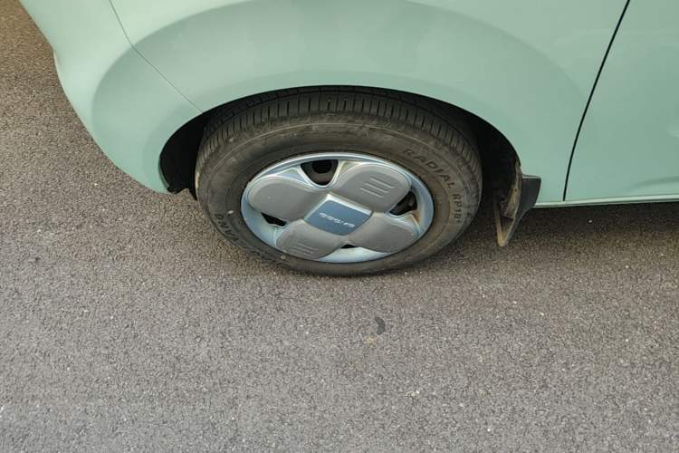 Used Geely Galaxy Panda 2024 Panda Mini 200km Endurance Bear Left Front Wheel Hub