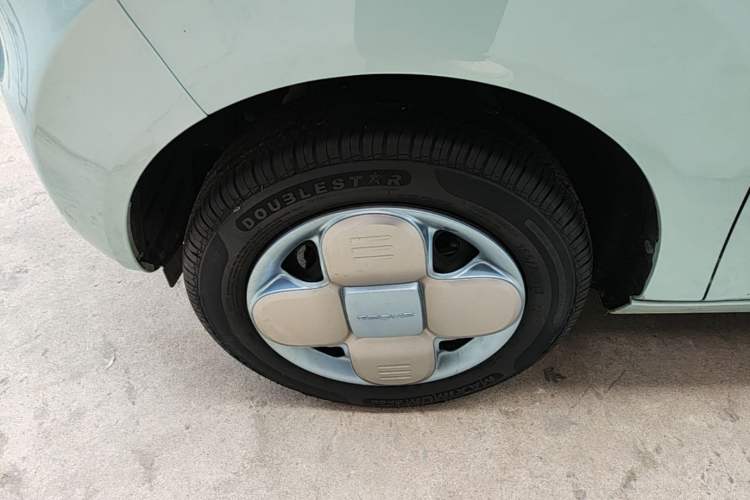 Used Geely Galaxy Panda 2024 Facelifted Panda Mini 200km Dragon Edition Left Front Wheel Hub