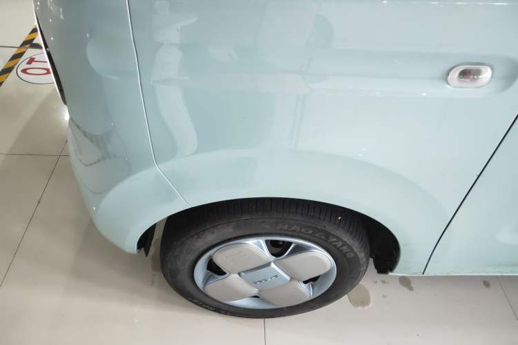 Used Geely Galaxy Panda 2024 Panda Mini 200km Endurance Bear Left Front Wheel Hub
