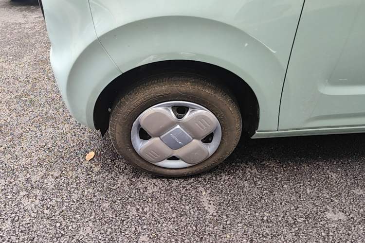 Used Geely Galaxy Panda 2024 Panda Mini 200km Endurance Bear Left Front Wheel Hub