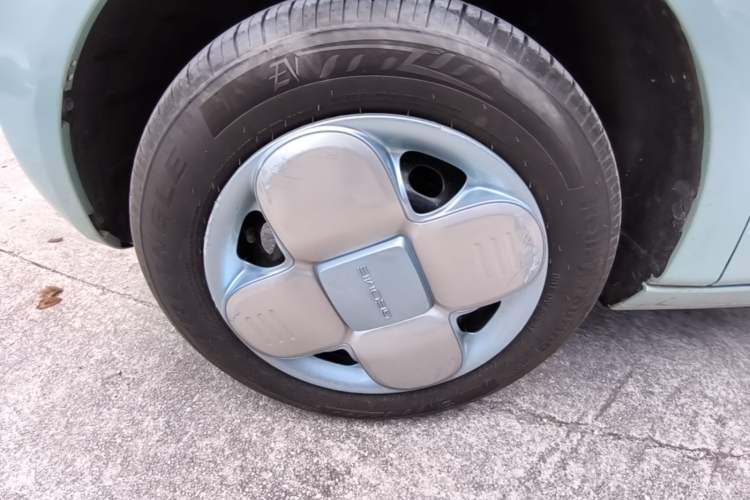 Used Geely Galaxy Panda 2024 Panda Mini 200km Endurance Bear Left Front Wheel Hub