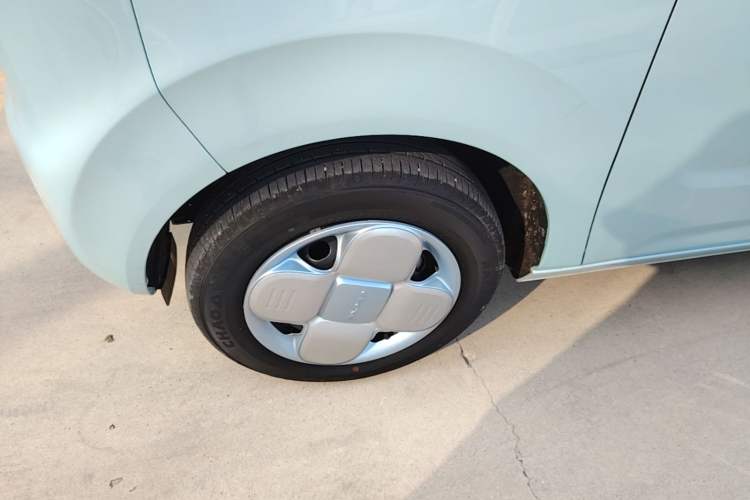 Used Geely Galaxy Panda 2024 Panda Mini 200km Endurance Bear Left Front Wheel Hub