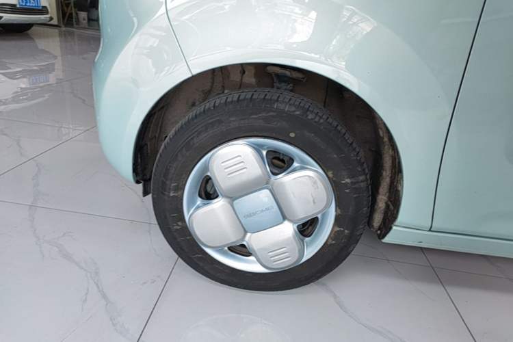 Used Geely Galaxy Panda 2024 Panda Mini 200km Endurance Bear Left Front Wheel Hub
