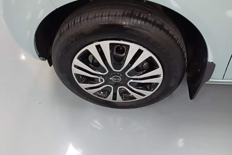 Used Geely Galaxy Panda 2024 Panda Mini 200km Longteng PRO Edition Left Front Wheel Hub