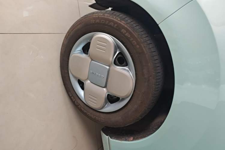 Used Geely Galaxy Panda 2024 Panda Mini 200km Endurance Bear Left Front Wheel Hub