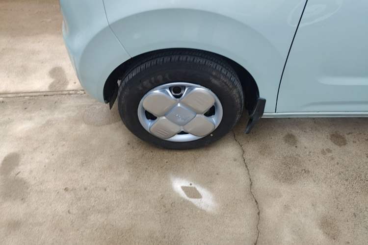 Used Geely Galaxy Panda 2024 Panda Mini 200km Endurance Bear Left Front Wheel Hub