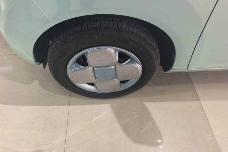 Used Geely Galaxy Panda 2024 Panda Mini 200km Longteng PRO Edition Left Front Wheel Hub