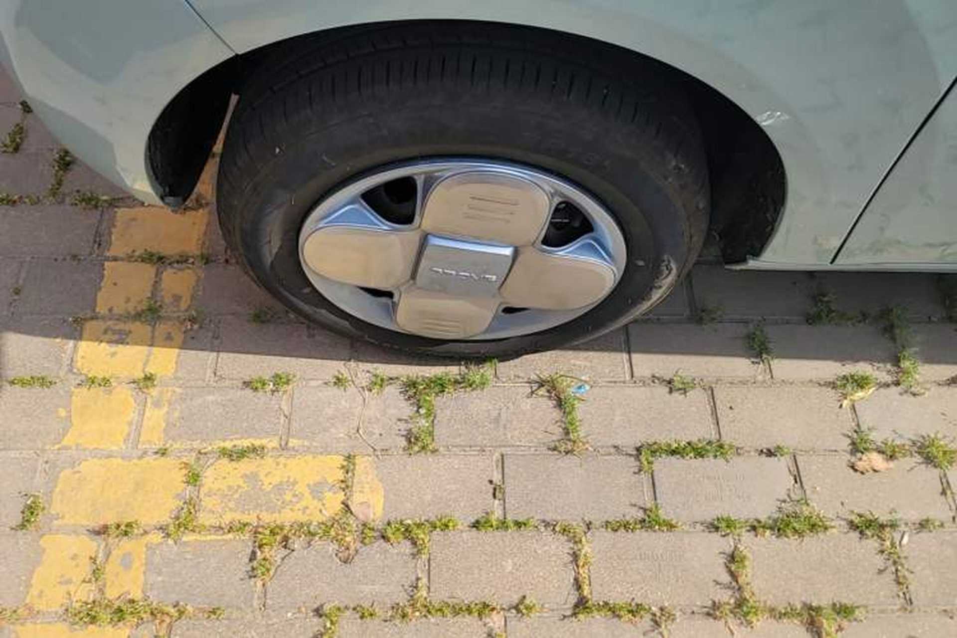Used Geely Galaxy Panda 2024 Panda Mini 200km Endurance Bear Left Front Wheel Hub
