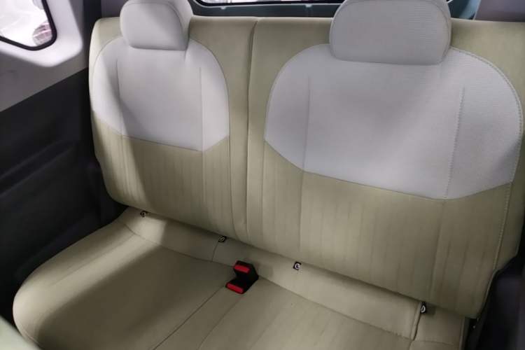 Used Geely Galaxy Panda 2024 Panda Mini 200km Endurance Bear Left Rear Seat