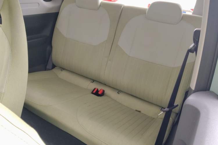 Used Geely Galaxy Panda 2024 Panda Mini 200km Endurance Bear Left Rear Seat