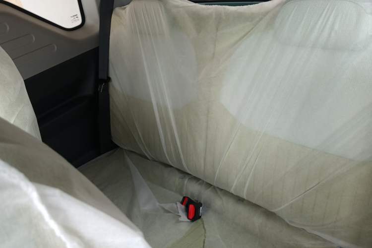 Used Geely Galaxy Panda 2024 Panda Mini 200km Endurance Bear Left Rear Seat