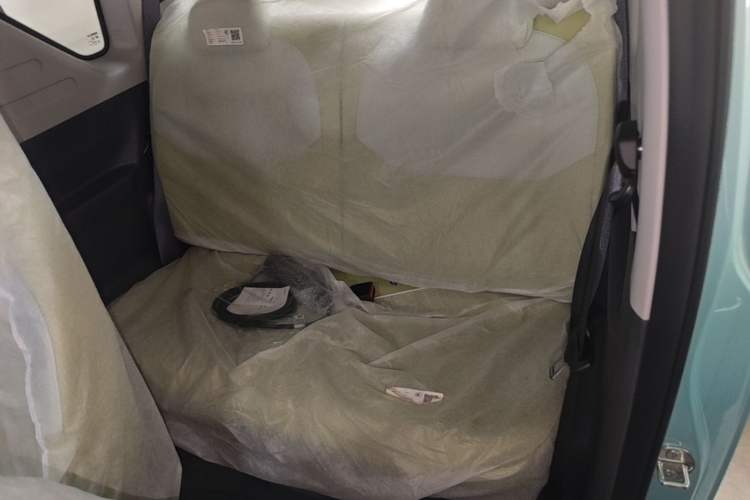 Used Geely Galaxy Panda 2024 Panda Mini 200km Endurance Bear Left Rear Seat