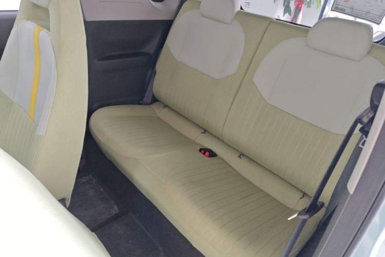 Used Geely Galaxy Panda 2024 Panda Mini 200km Endurance Bear Left Rear Seat