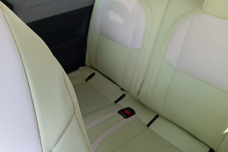 Used Geely Galaxy Panda 2024 Panda Mini 200km Endurance Bear Left Rear Seat