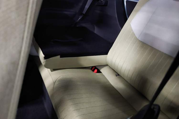 Used Geely Galaxy Panda 2024 Panda Mini 200km Endurance Bear Left Rear Seat