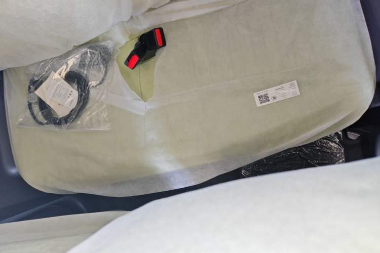 Used Geely Galaxy Panda 2024 Panda Mini 200km Endurance Bear Left Rear Seat