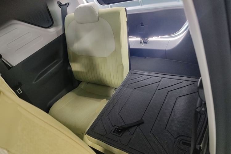 Used Geely Galaxy Panda 2024 Panda Mini 200km Endurance Bear Left Rear Seat