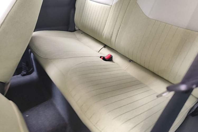 Used Geely Galaxy Panda 2024 Panda Mini 200km Endurance Bear Left Rear Seat