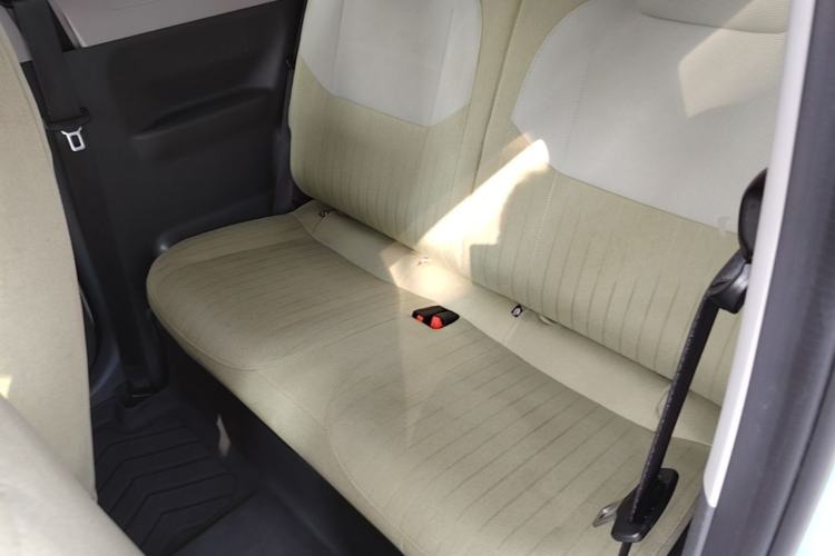 Used Geely Galaxy Panda 2024 Panda Mini 200km Endurance Bear Left Rear Seat