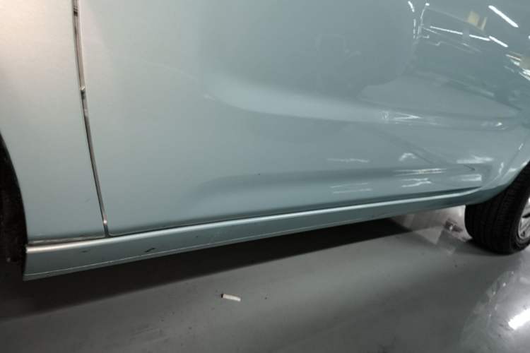 Used Geely Galaxy Panda 2024 Panda Mini 200km Endurance Bear Left Side Sill